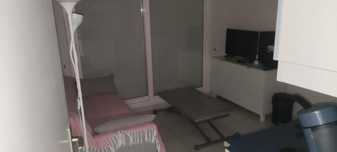 Appartement T2 Climatise Dans Residence Calme Кавалер-сюр-Мер Екстер'єр фото
