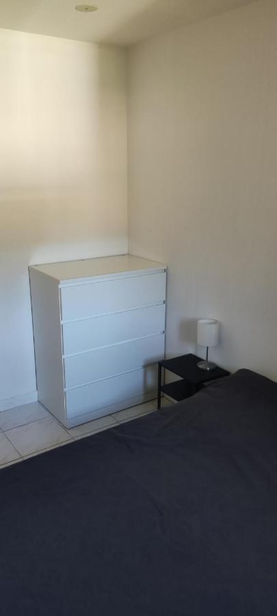 Appartement T2 Climatise Dans Residence Calme Кавалер-сюр-Мер Екстер'єр фото