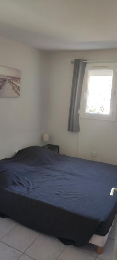 Appartement T2 Climatise Dans Residence Calme Кавалер-сюр-Мер Екстер'єр фото